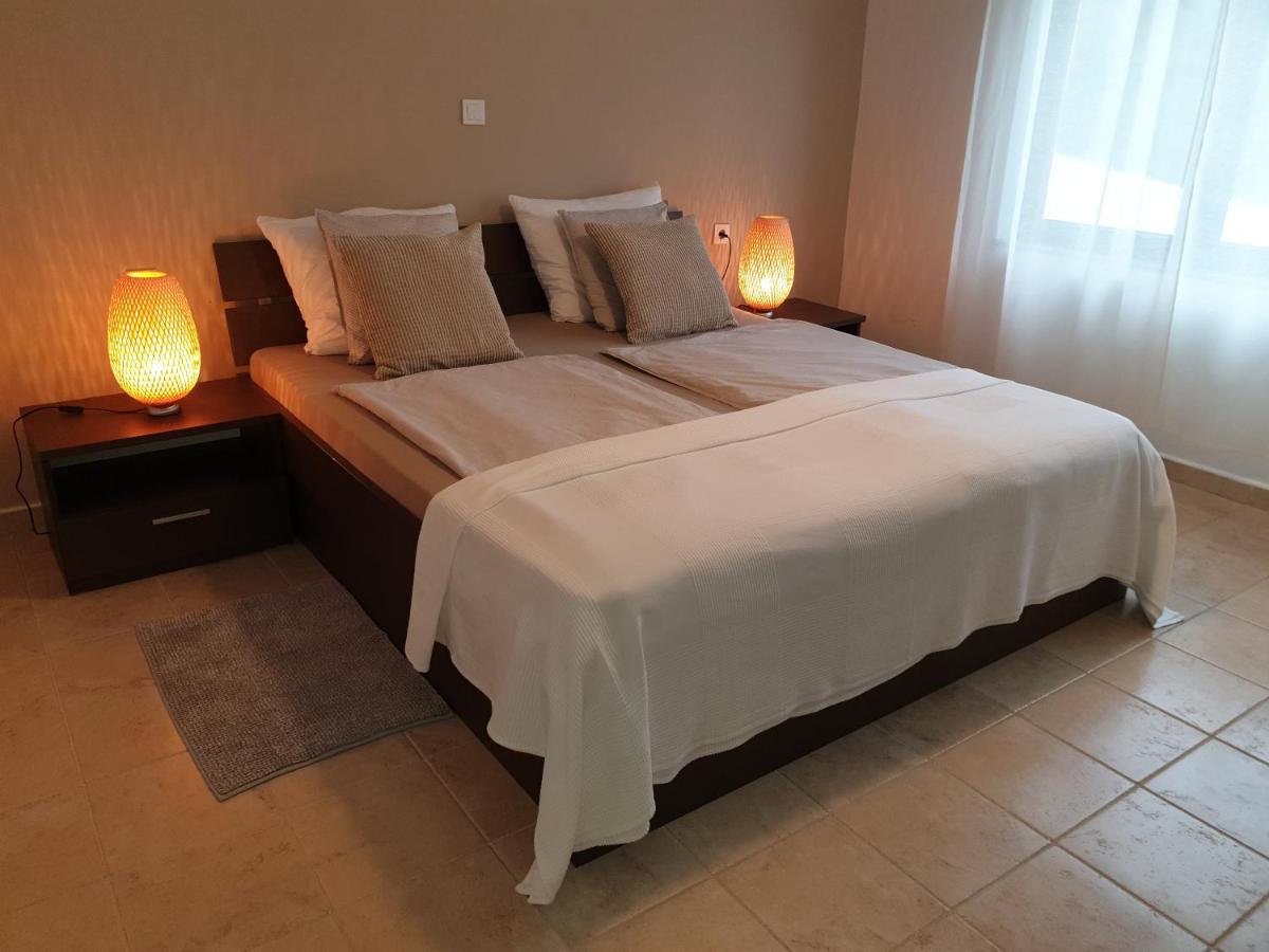 Apartments Suha Punta - Villa Babalonija Kampor Екстериор снимка