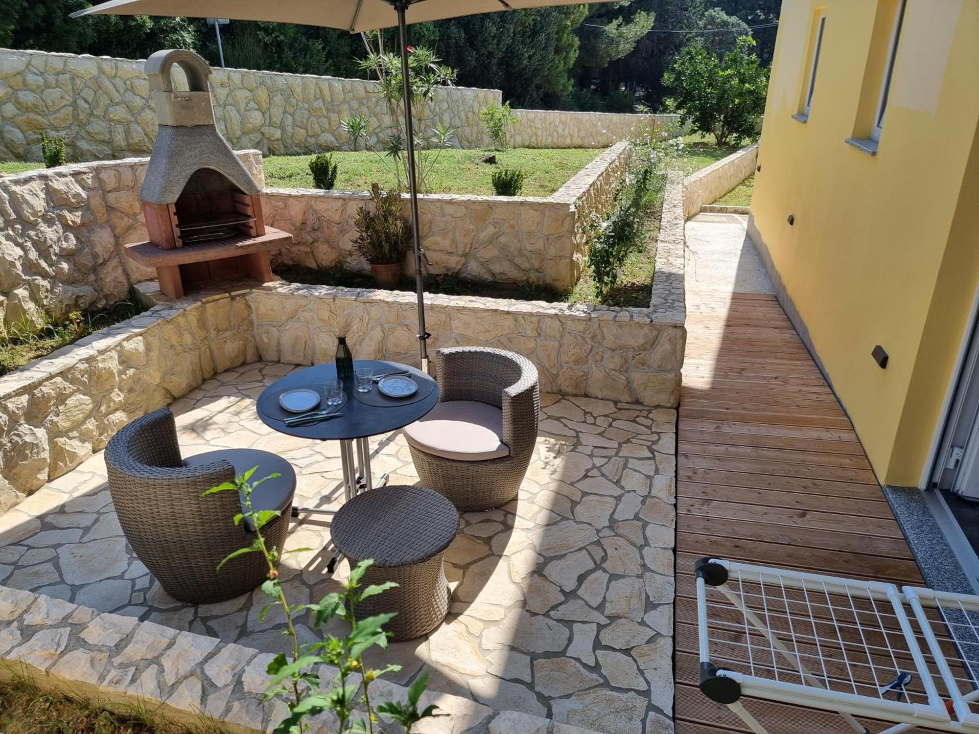 Apartments Suha Punta - Villa Babalonija Kampor Екстериор снимка